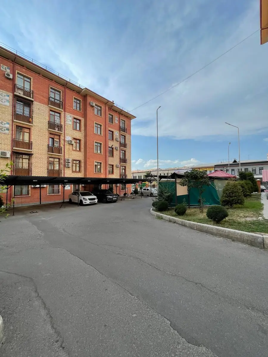 Продается 3-комнатная квартира − 72 м²