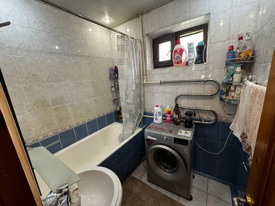 2 xonali kvartira sotiladi − 60 m²