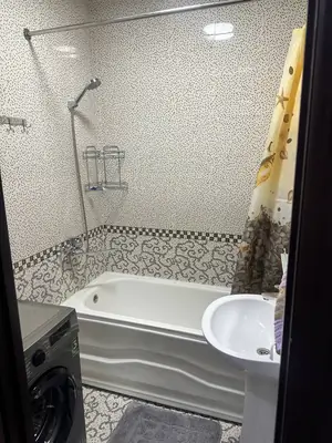 2 xonali kvartira sotiladi − 50 m²