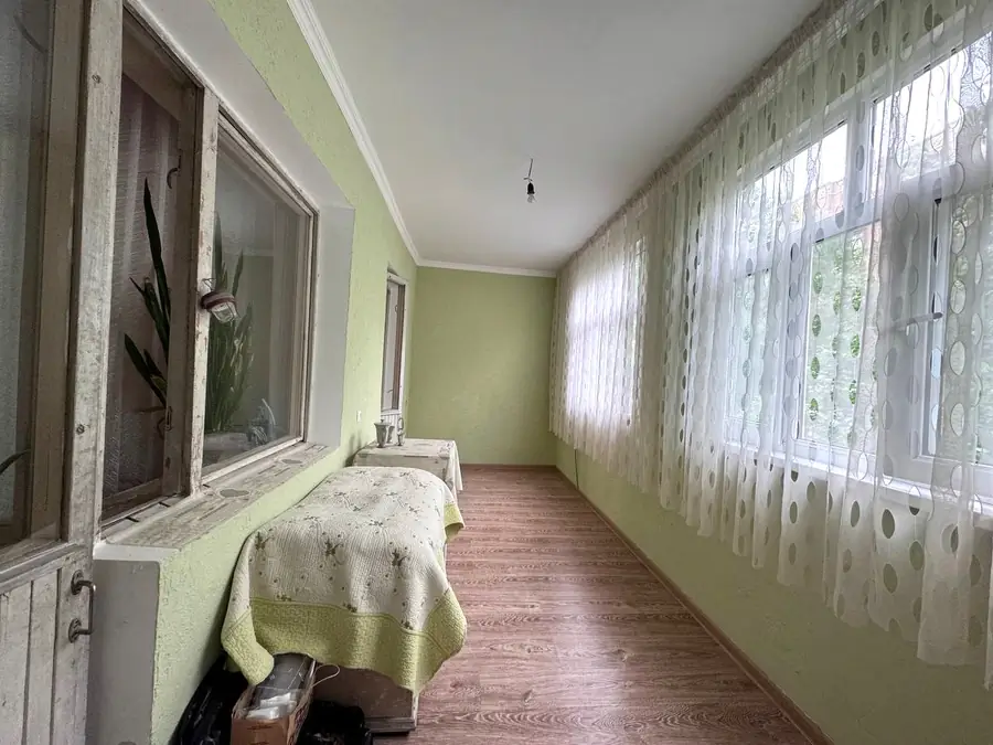 3 xonali kvartira sotiladi − 70 m²