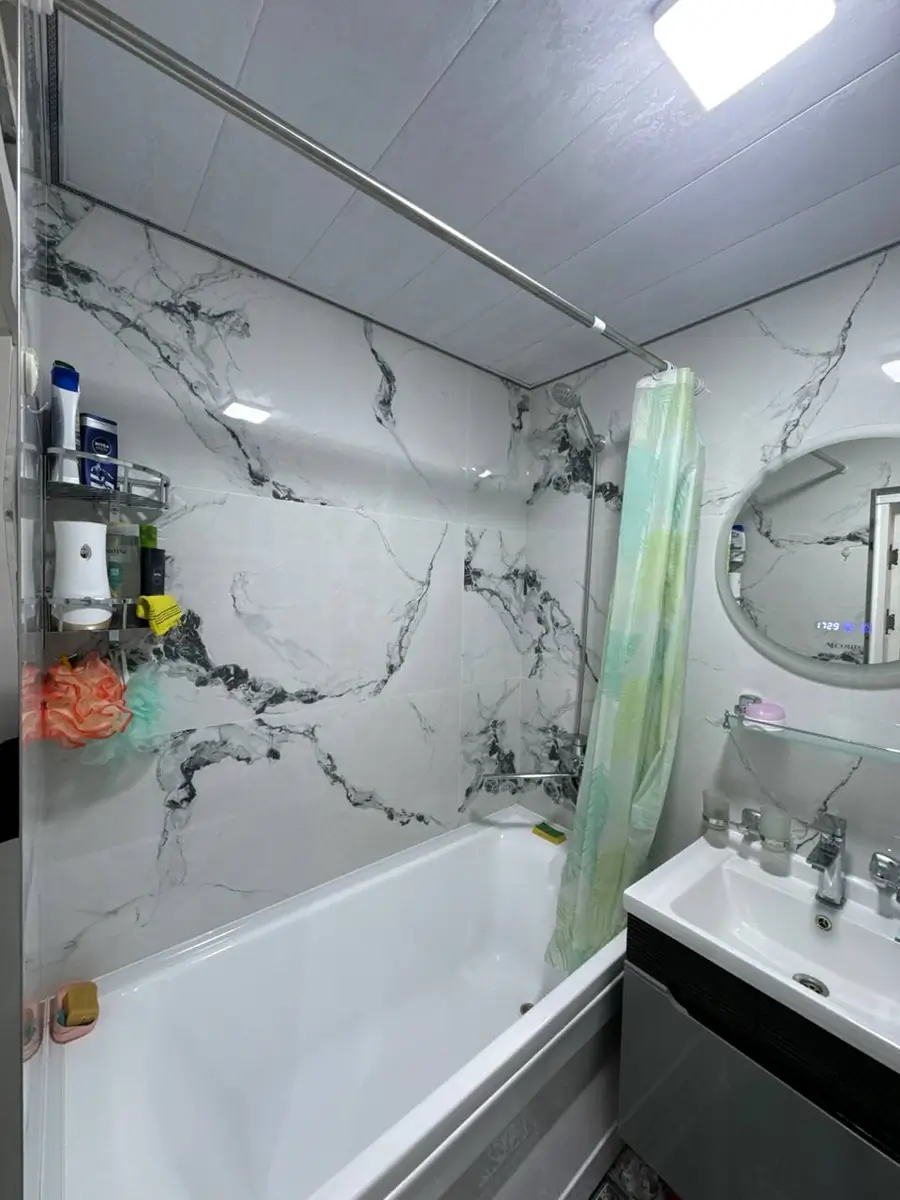 Продается 4-комнатная квартира − 76 м²