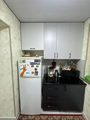 Продается 4-комнатная квартира − 76 м²