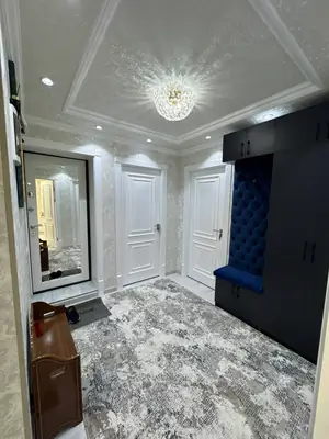 Продается 4-комнатная квартира − 76 м²
