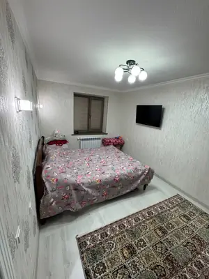 Продается 4-комнатная квартира − 76 м²