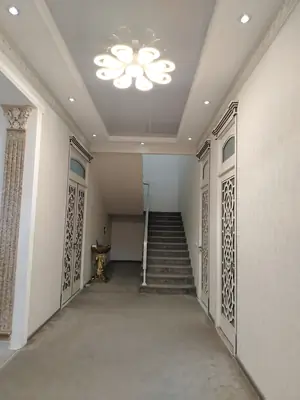 Сдается 2-этажный дом − 300 м²