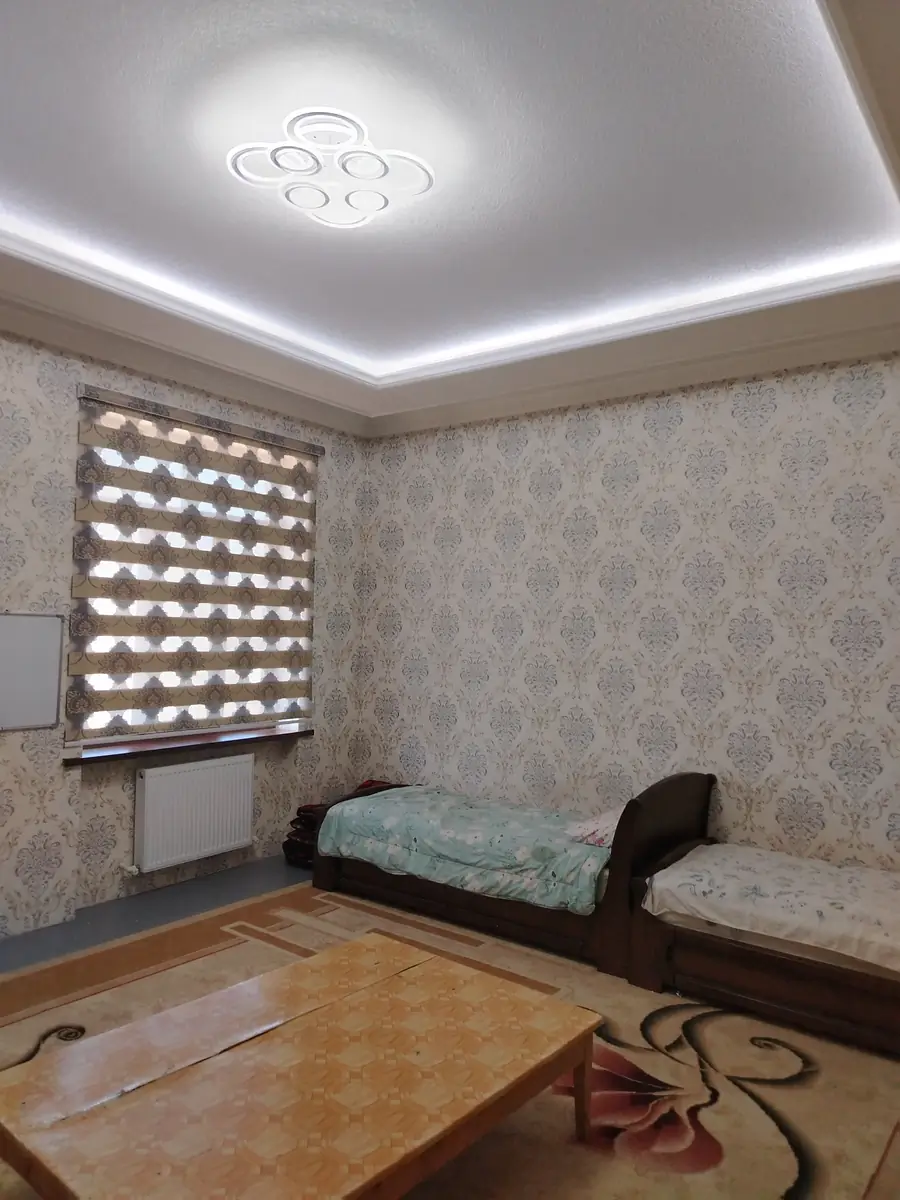 Сдается 2-этажный дом − 300 м²
