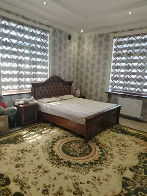 Сдается 2-этажный дом − 300 м²