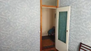 Продается 3-комнатная квартира − 50 м²