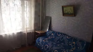 Продается 3-комнатная квартира − 50 м²