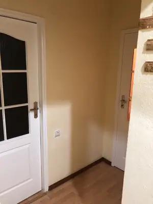 Продается 4-комнатная квартира − 90 м²