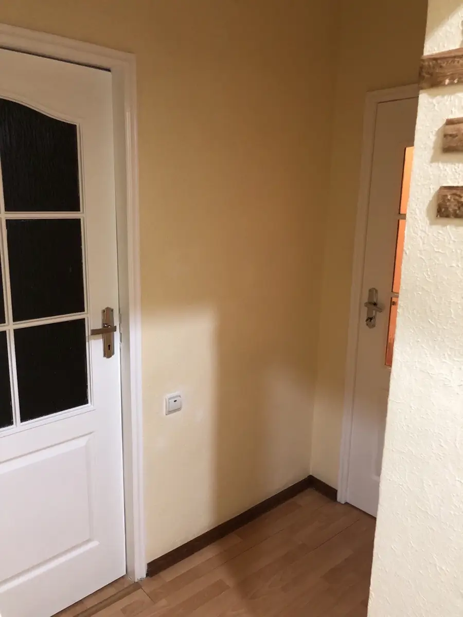 Продается 4-комнатная квартира − 90 м²