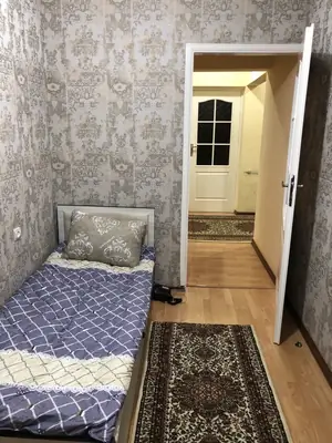 Продается 4-комнатная квартира − 90 м²