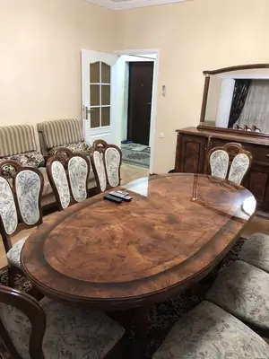 Продается 4-комнатная квартира − 90 м²