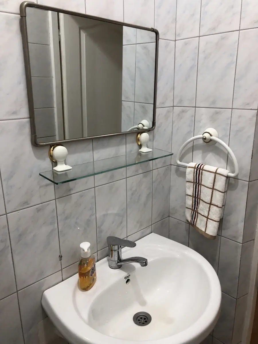 Продается 4-комнатная квартира − 90 м²