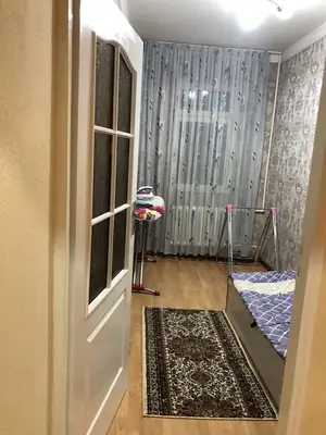 Продается 4-комнатная квартира − 90 м²