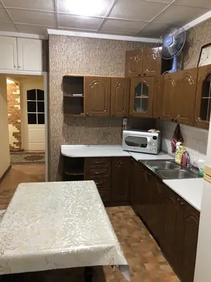 Продается 4-комнатная квартира − 90 м²