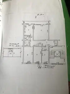 Продается 4-комнатная квартира − 90 м²