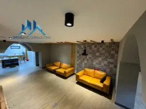 Сдается 3-этажный дом − 450 м²