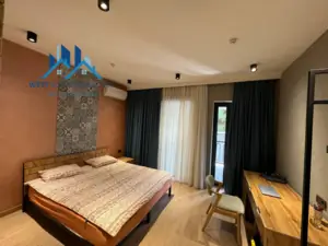 Сдается 3-этажный дом − 450 м²