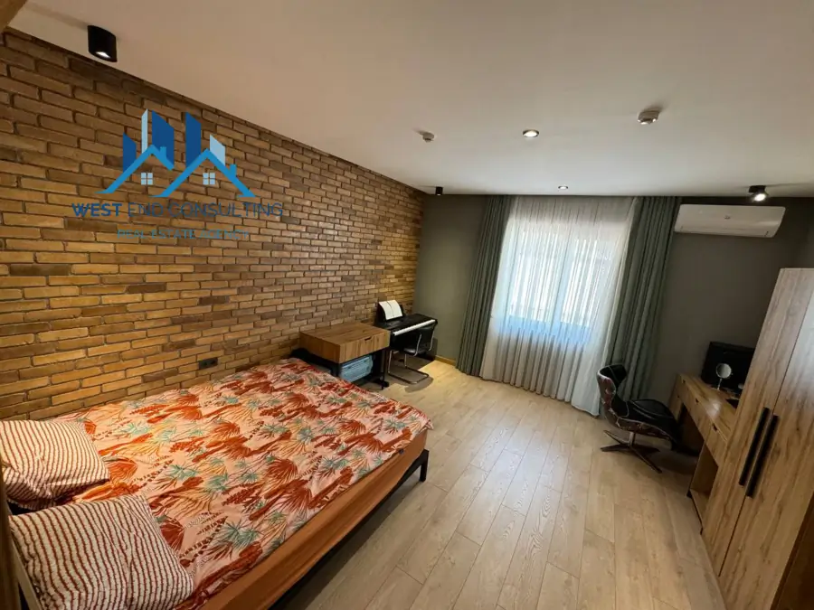 Сдается 3-этажный дом − 450 м²