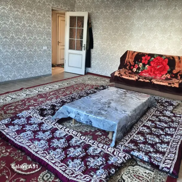 4 xonali kvartira − 90 m², 3/4 qavat