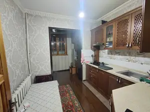 Продается Более 5-комнатная квартира − 108 м²