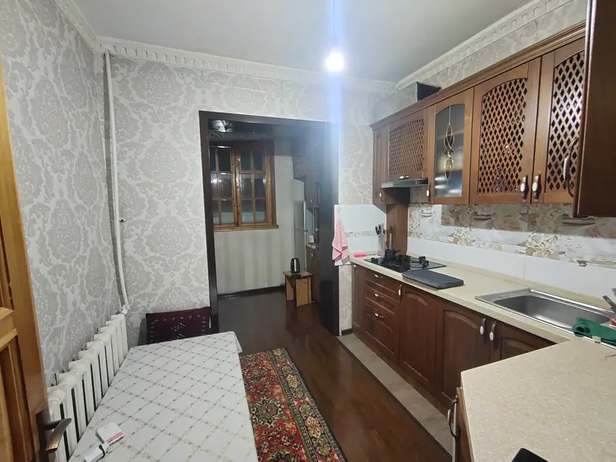 Продается Более 5-комнатная квартира − 108 м²