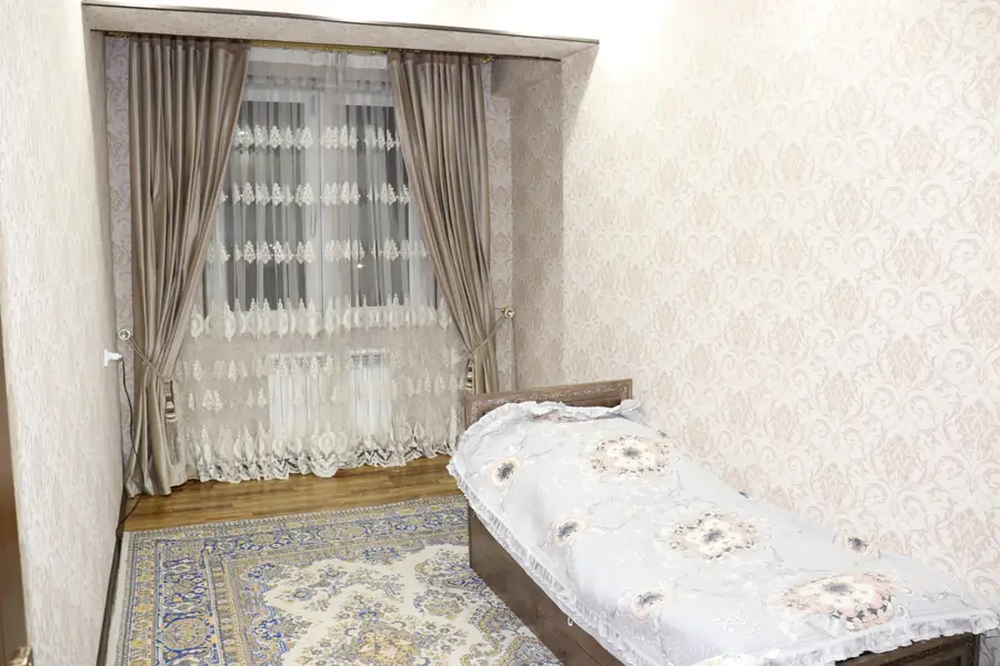4 xonali kvartira sotiladi − 92 m²