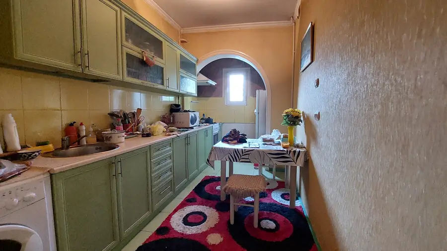 3 xonali kvartira sotiladi − 88 m²