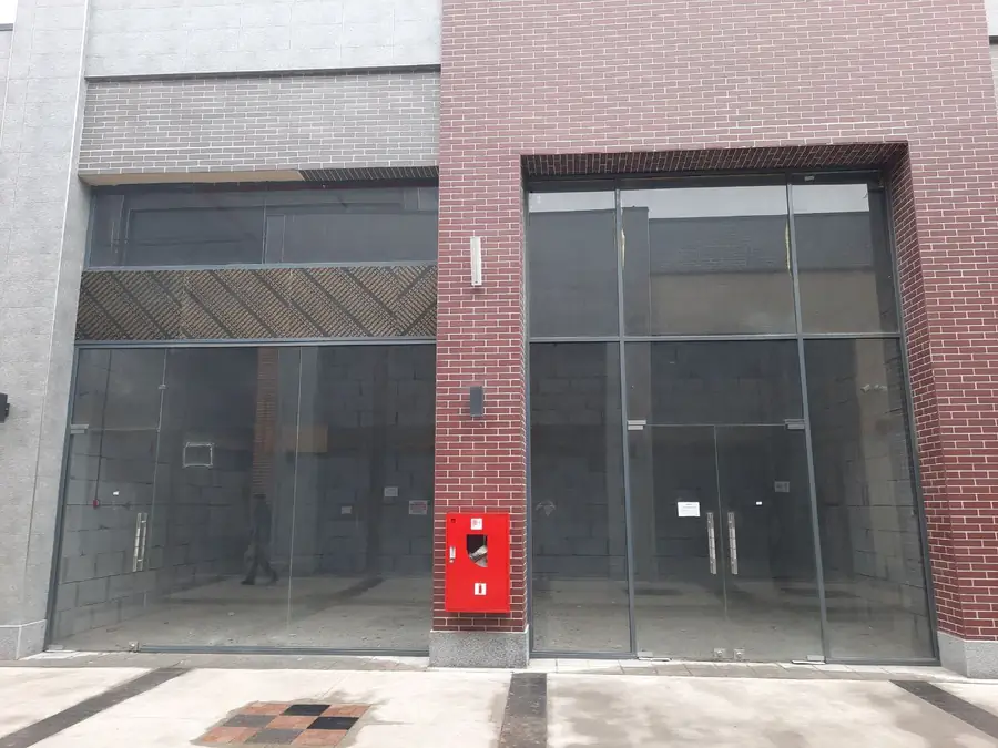 Savdo-sotiq maydoni − 60 m², 1/1 qavat