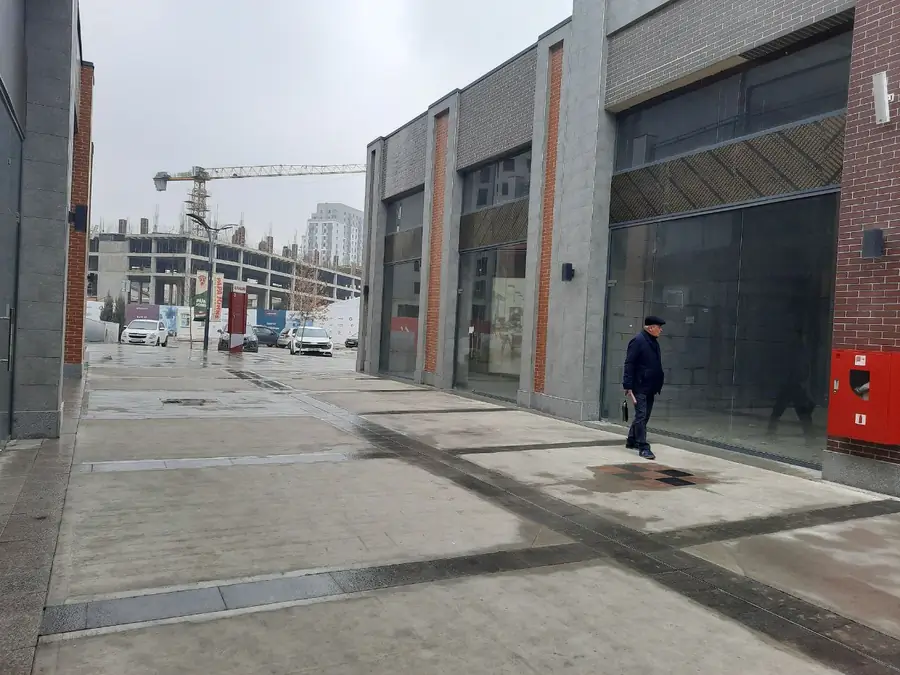 Savdo-sotiq maydoni − 60 m², 1/1 qavat