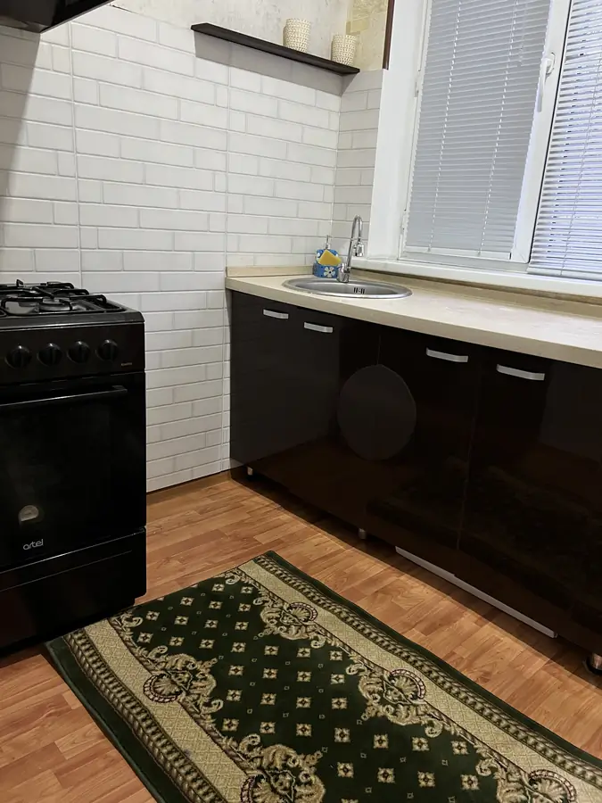 2-комнатная квартира − 60 м², 1/5 этаж