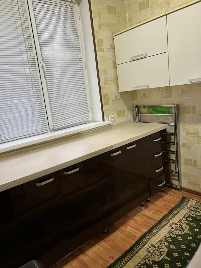 2-комнатная квартира − 60 м², 1/5 этаж