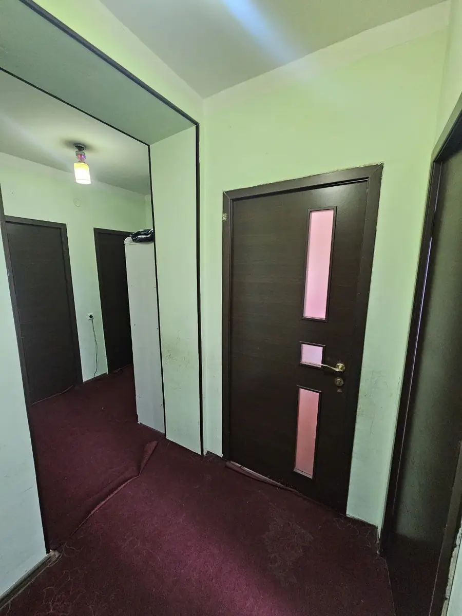 3 xonali kvartira sotiladi − 58 m²