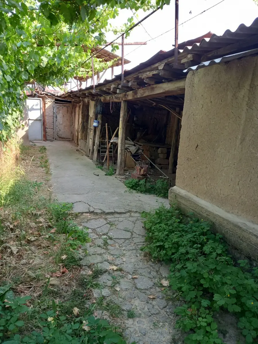 1 qavatli uy sotiladi − 180 m²