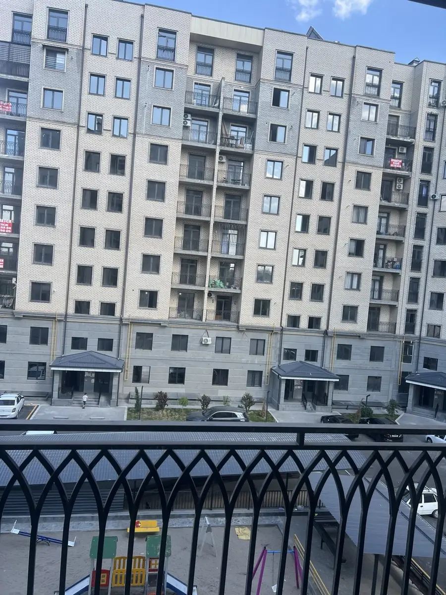 Продается 3-комнатная квартира − 74 м²