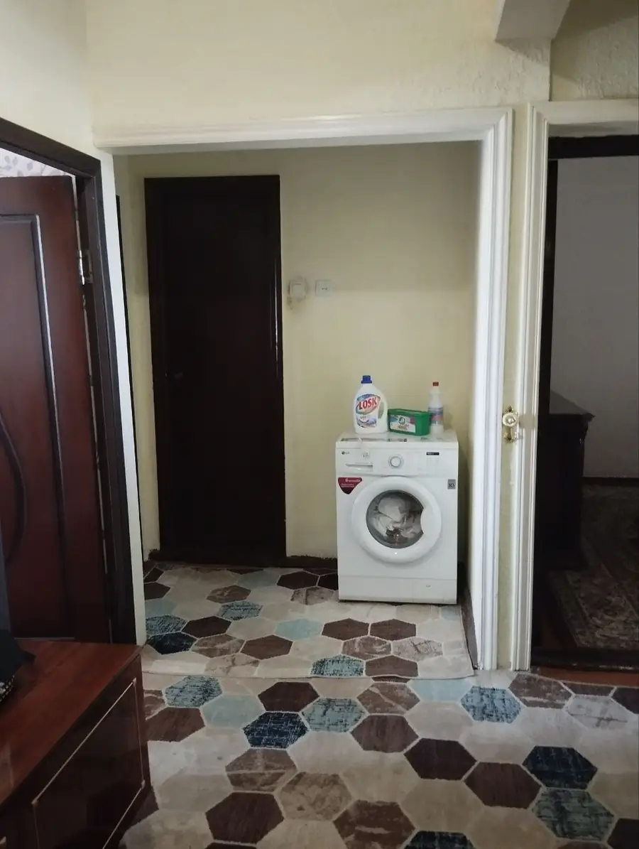 3 xonali kvartira sotiladi − 84 m²