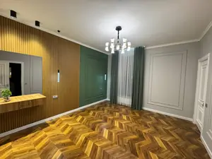 3 qavatli uy sotiladi − 480 m²