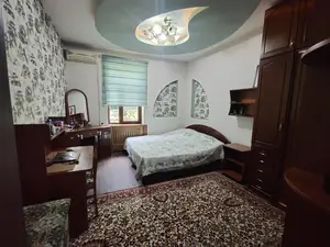 Продается 3-комнатная квартира − 81 м²