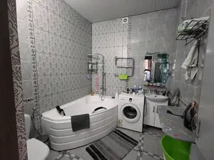 Продается 3-комнатная квартира − 81 м²