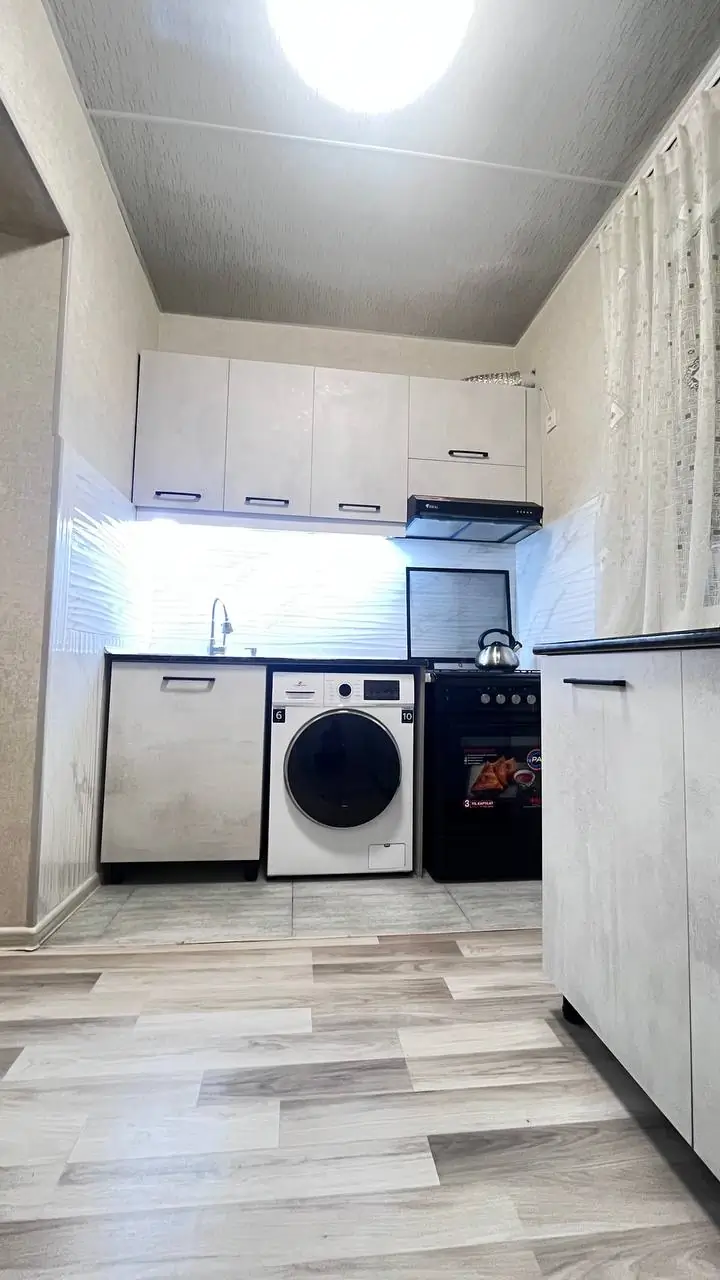 3 xonali kvartira sotiladi − 78 m²