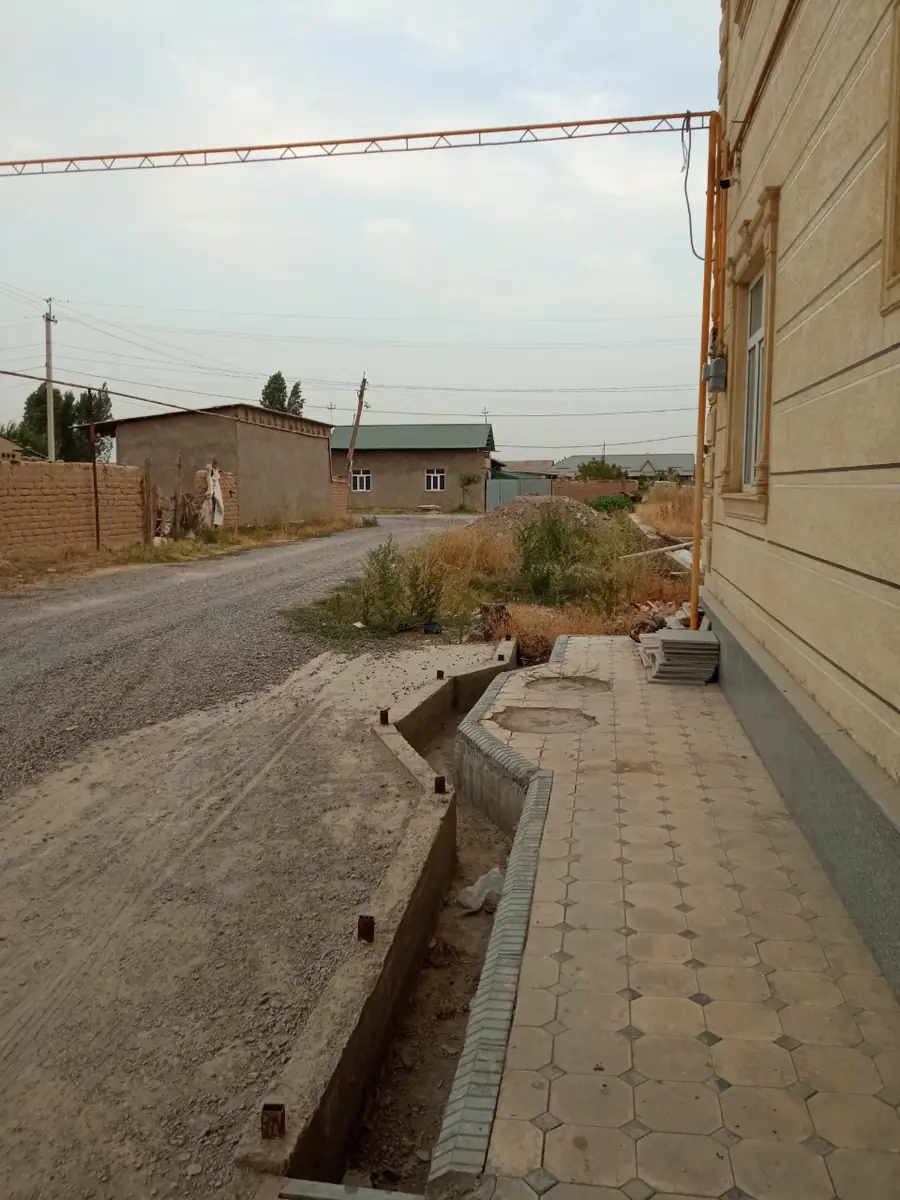 Продается 2-этажный дом − 797 м²