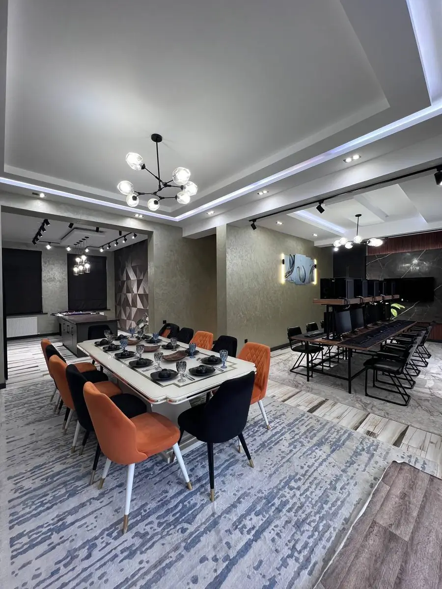 2 qavatli uy sotiladi − 650 m²