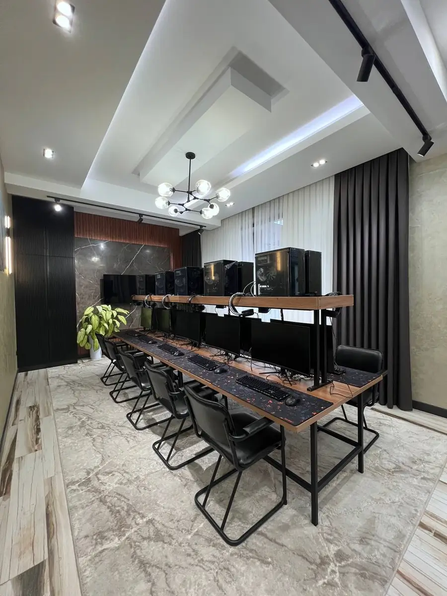 2 qavatli uy sotiladi − 650 m²