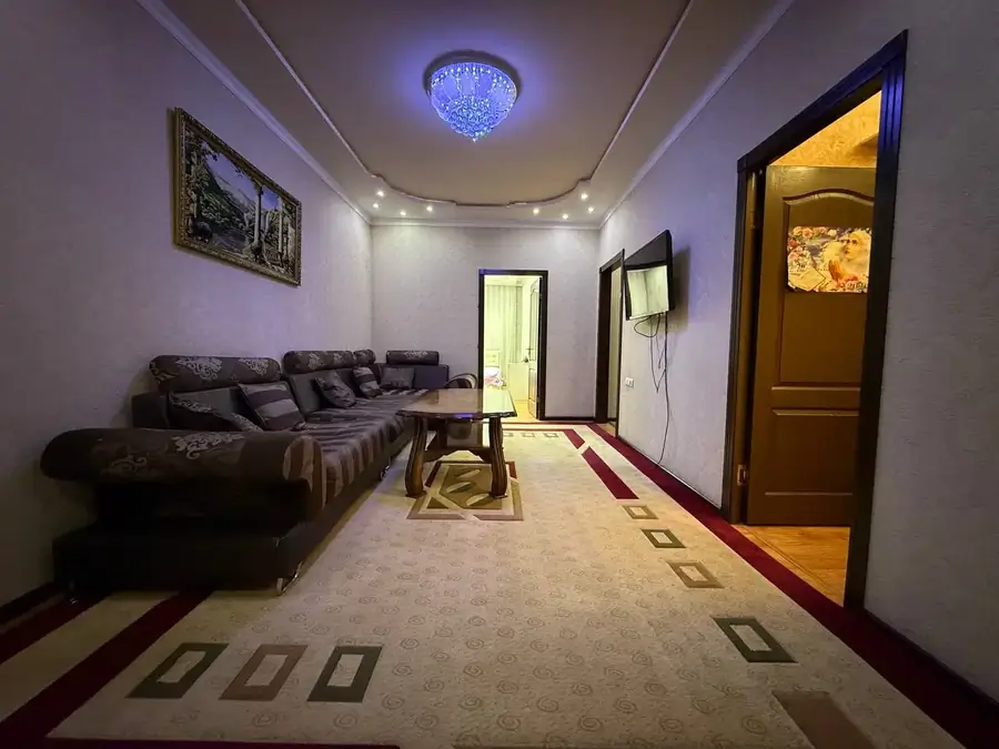 Продается 2-комнатная квартира − 50 м²