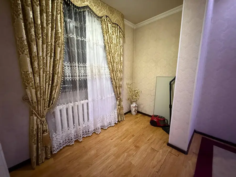 Продается 2-комнатная квартира − 50 м²