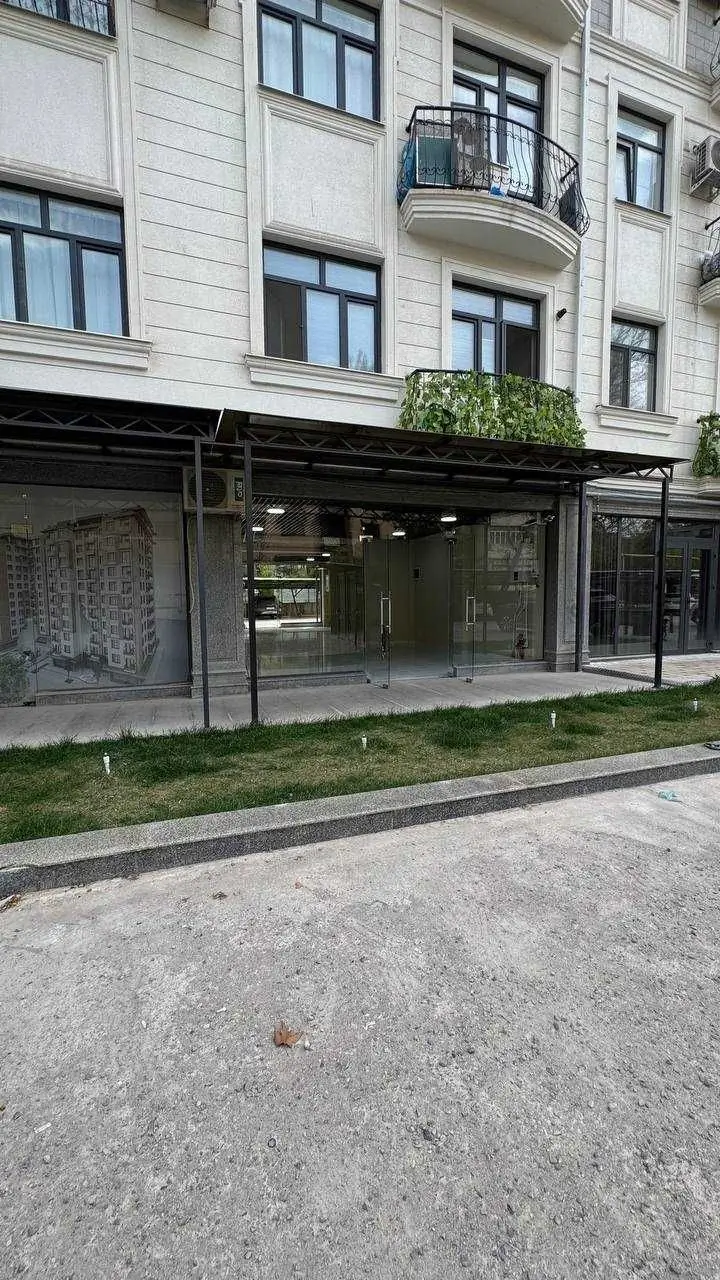 Торговое помещение − 90 м², 1/1 этаж