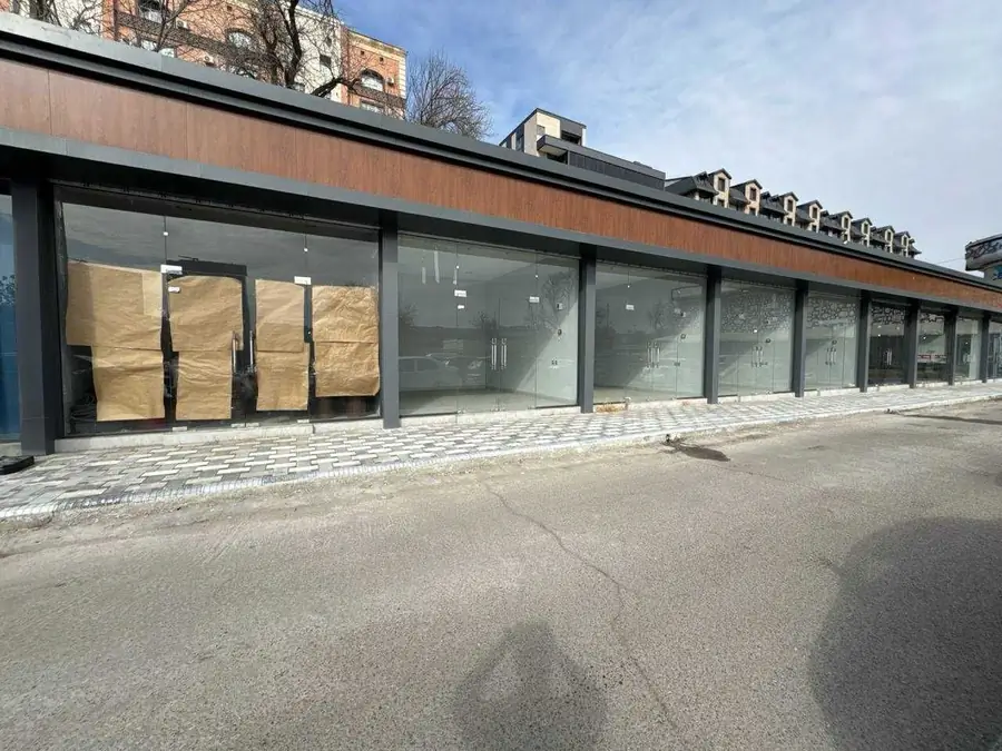 Savdo-sotiq maydoni − 20 m², 1/1 qavat