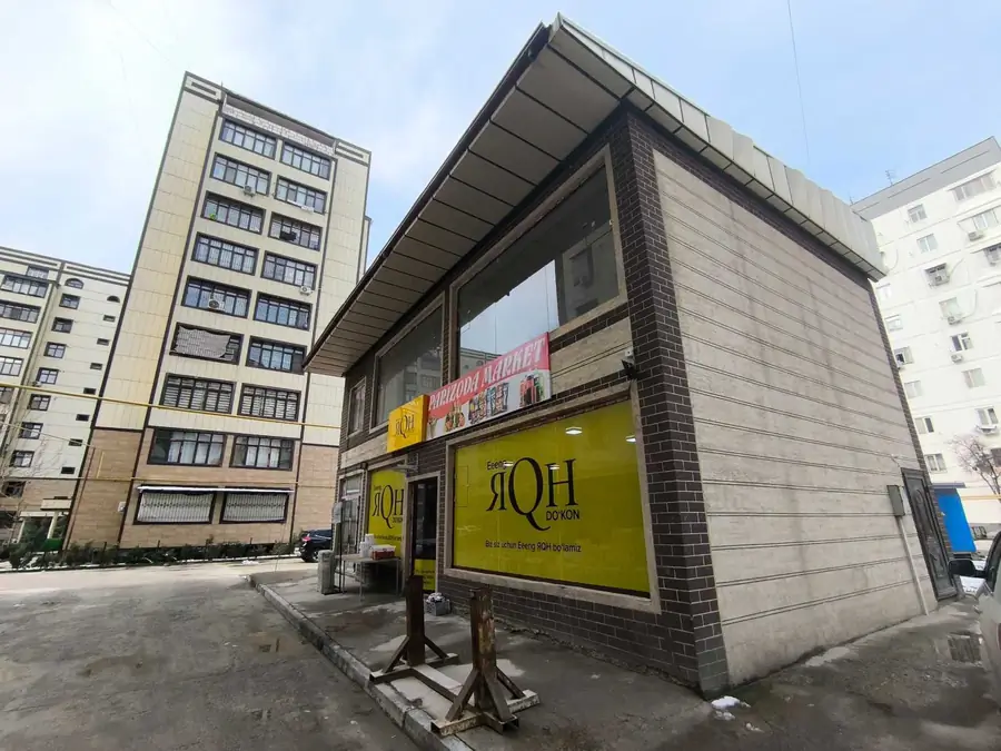 Сдается торговое помещение − 208 м²