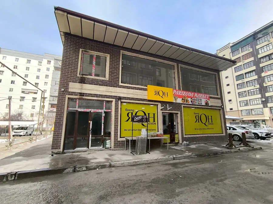 Savdo-sotiq maydoni − 208 m², 1/2 qavat